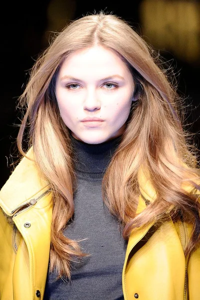 Look 19
